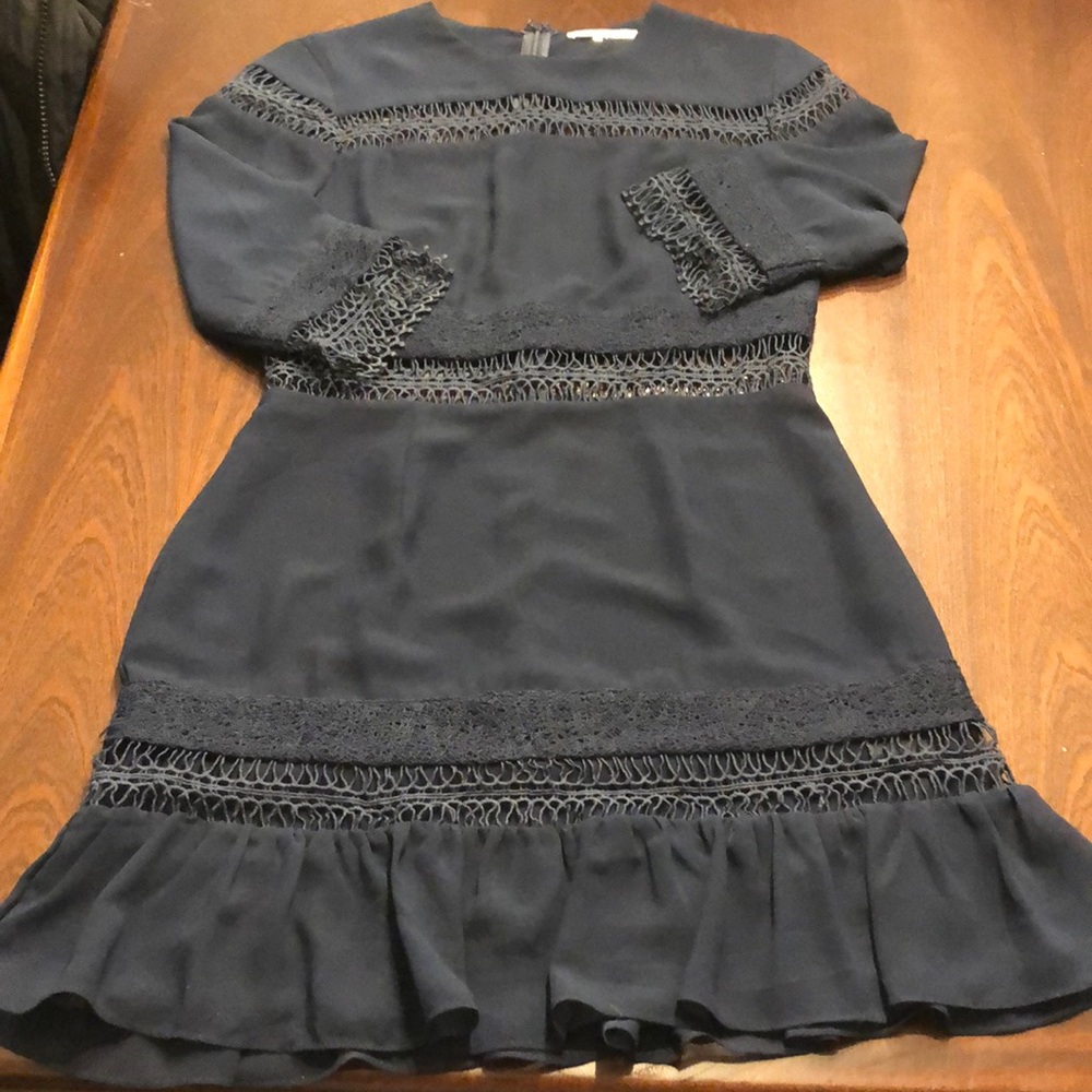 Women’s dress- S